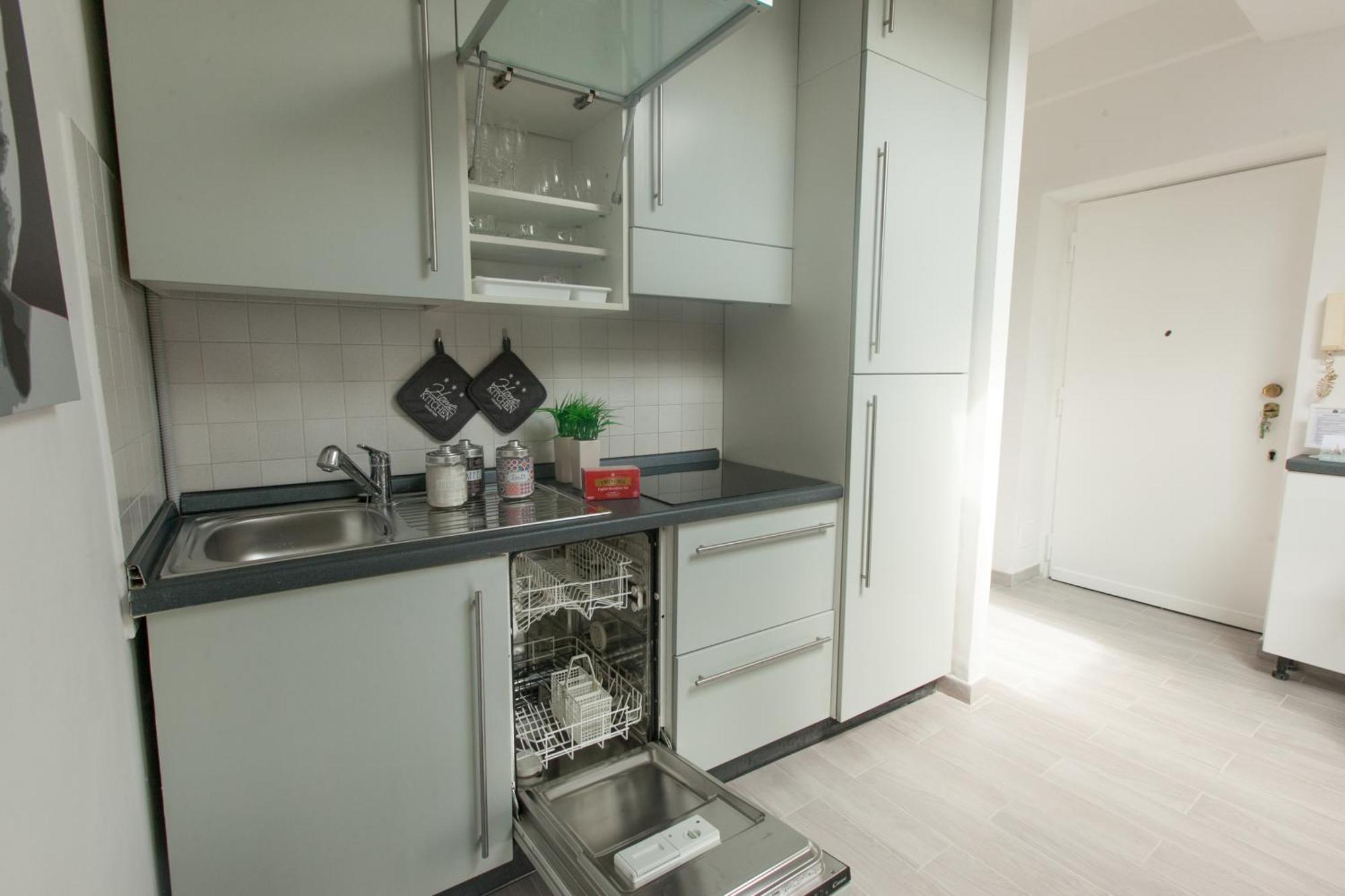 Amazing And New Penthouse In City Center มิลาน ภายนอก รูปภาพ